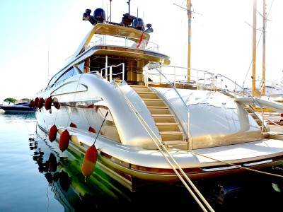 Les avantages de la location d’un yacht sur la Côte-d’Azur