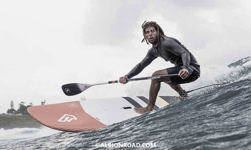 Guide : Les 5 meilleures marques de stand-up paddle