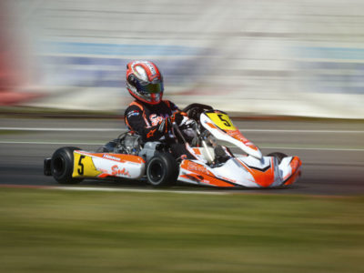 Karting et sport auto: le choix du casque