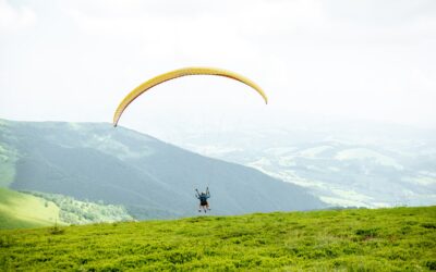 Les sports extrêmes à pratiquer à Annecy : parapente, wakeboard, saut à l’élastique